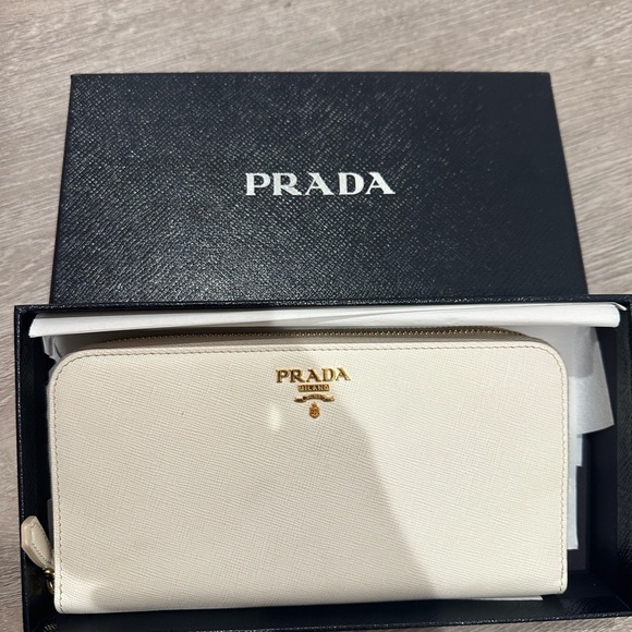 Prada White Leather Wallet - Picture 1 of 7